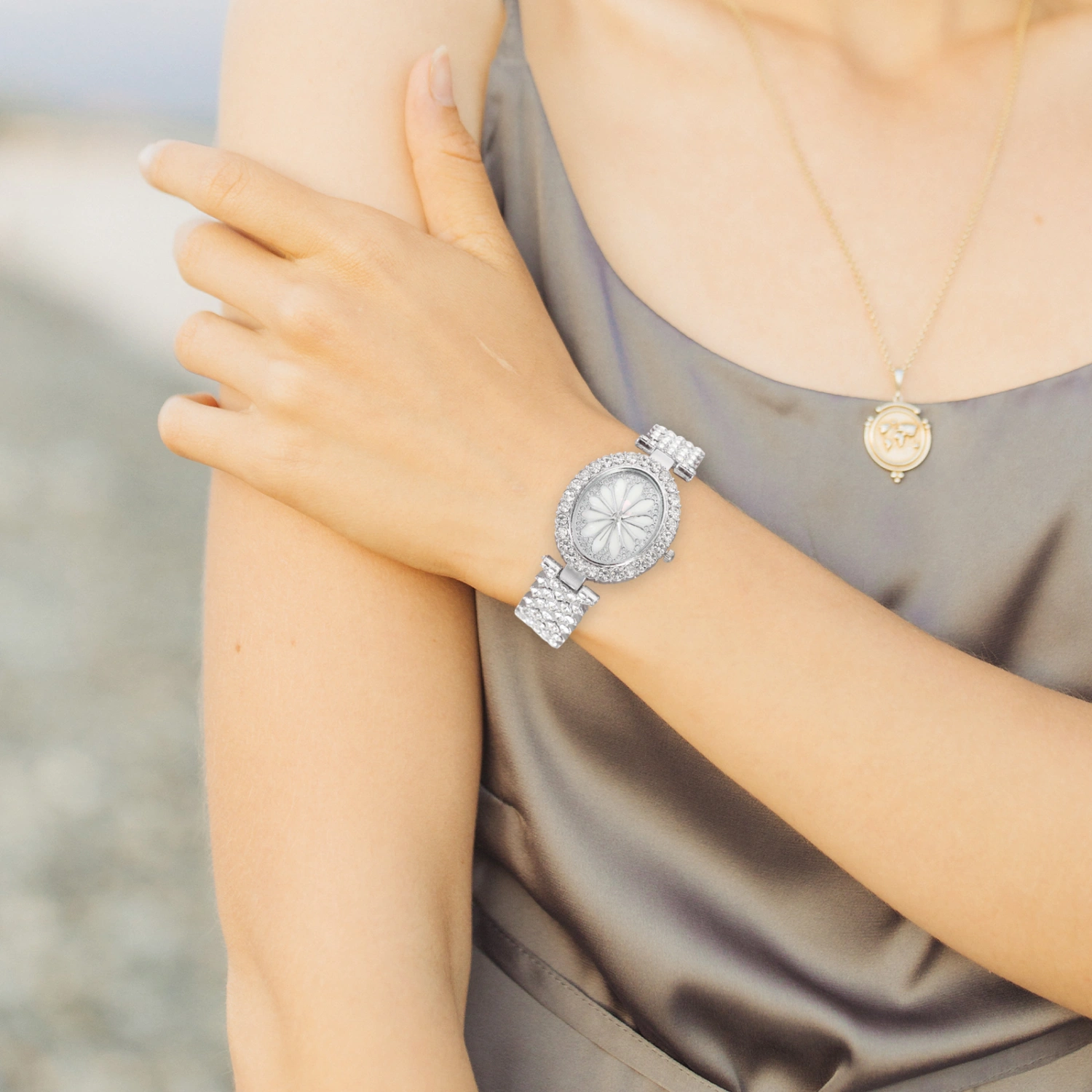 Women Shiny Watch Women Wristwatch Girl Wristwatch Women Gift Watch Women Wrist Decor