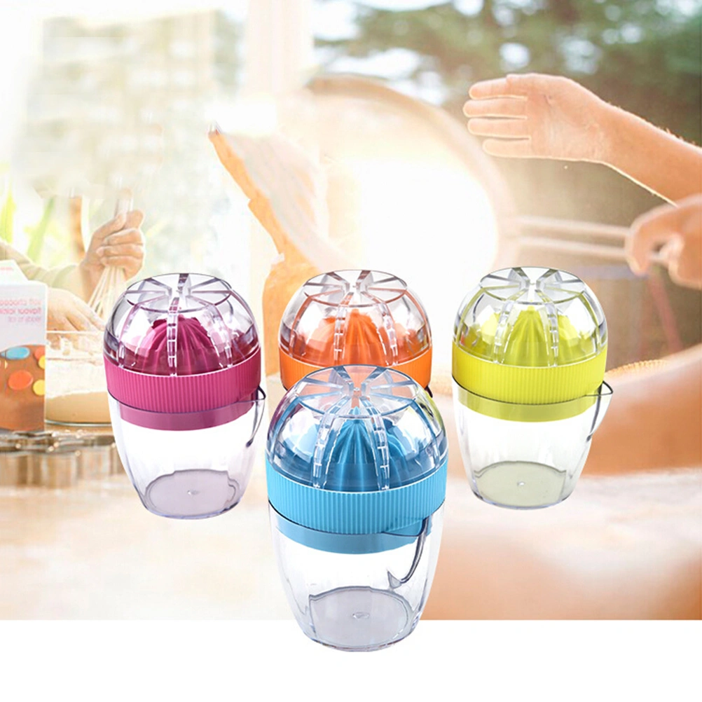 Citrus Squeezer With Lid Plastic Manual Lemon Juicer Press Cup Limes Hand Manual Fruit Vegetable Tools Kitchen Gadgets (Random Color)