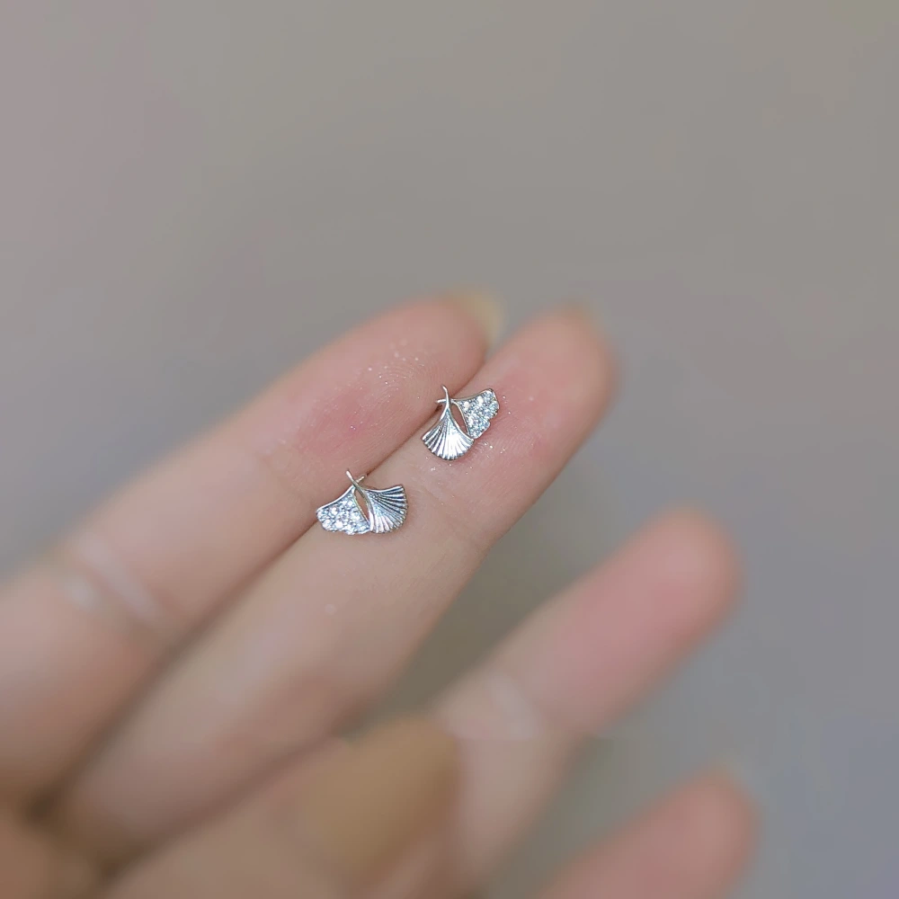 Women's Simple Graceful And Petite Earrings