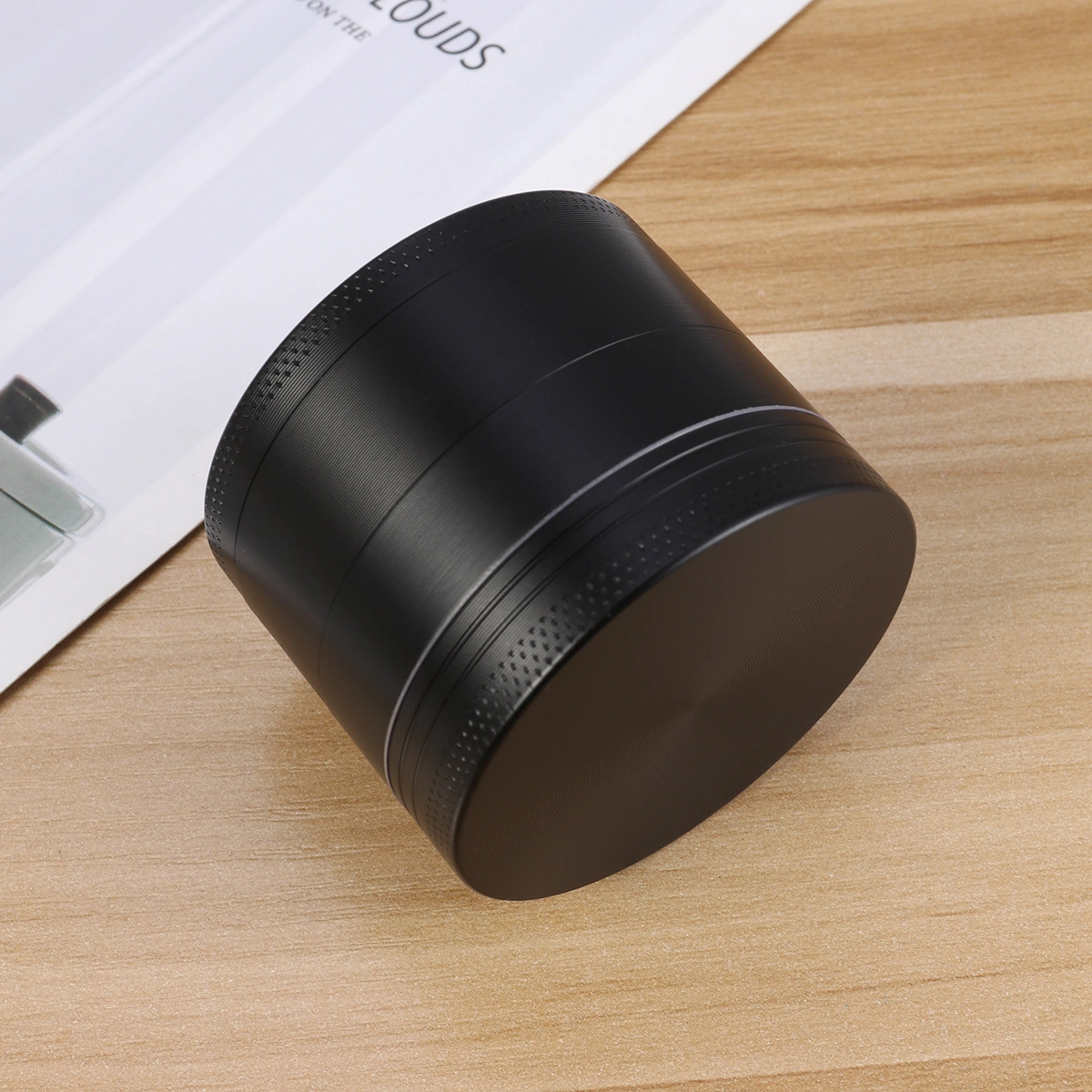 Metallic Grinder Zinc Alloy 4-layer Flat Plate Crusher Herb Pipe Grass Grinder Kitchen Grinder Metal for Tobacco Spices Herb Pollen 50MM (Black)