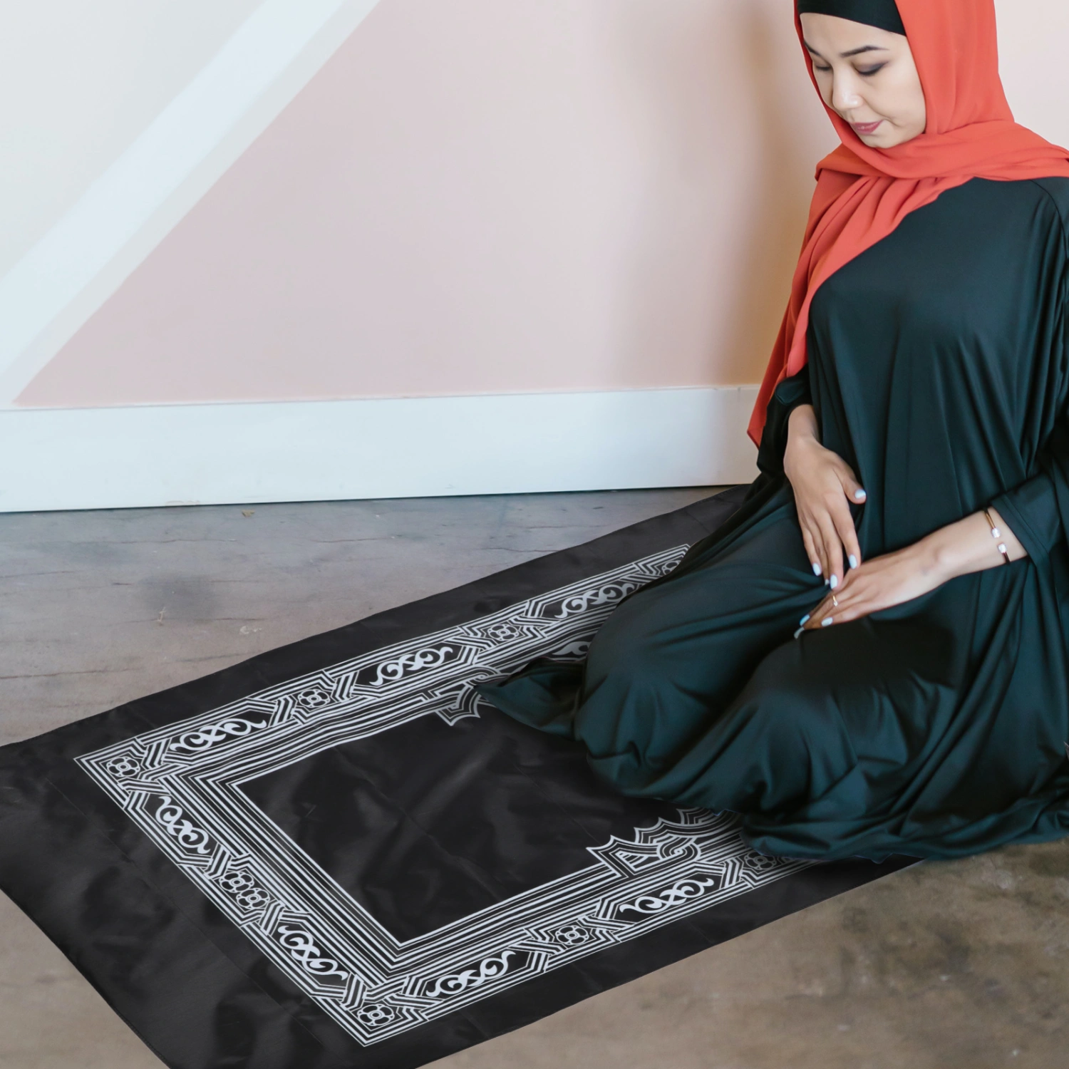 2Pcs Islamic Prayer Carpets Eid Decorative Prayer Rugs Muslim Prayer Carpet Props