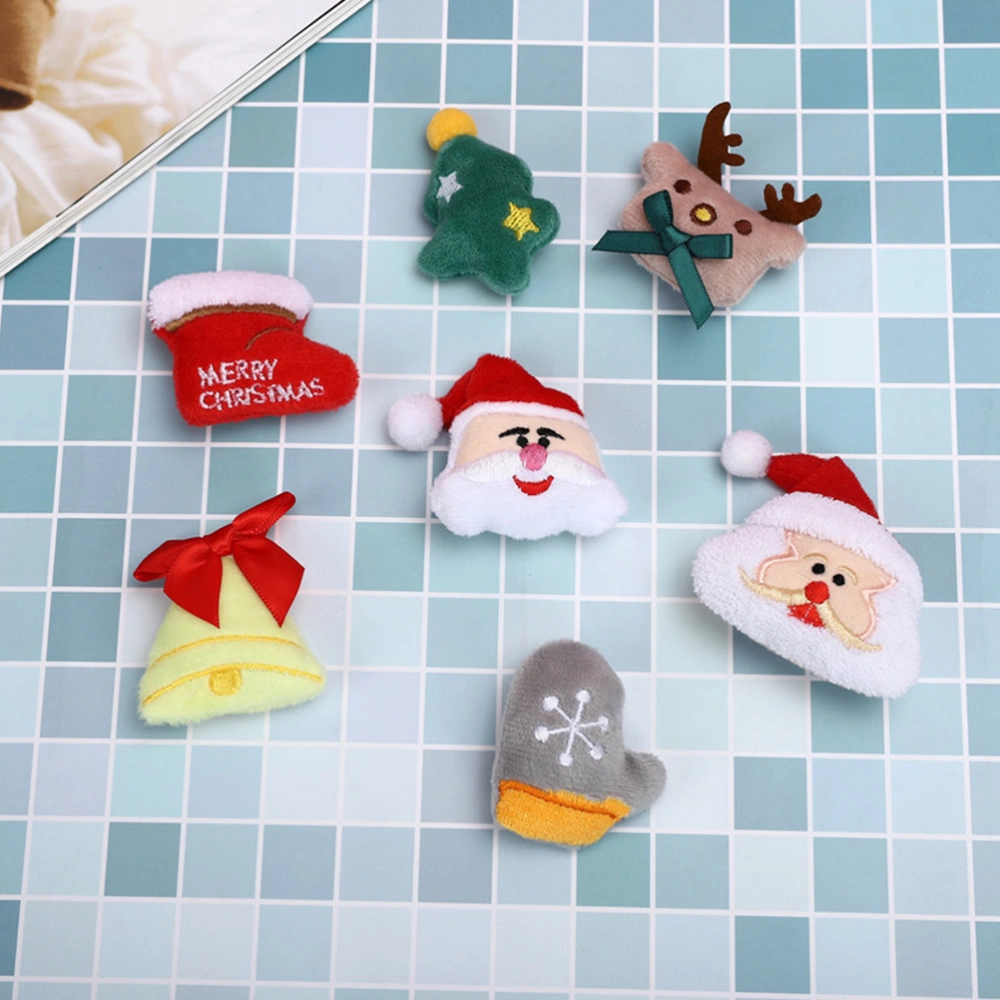 8pcs Xmas Cartoon Brooch Plush Breastpins Lovely Brooches Clothing Accessories