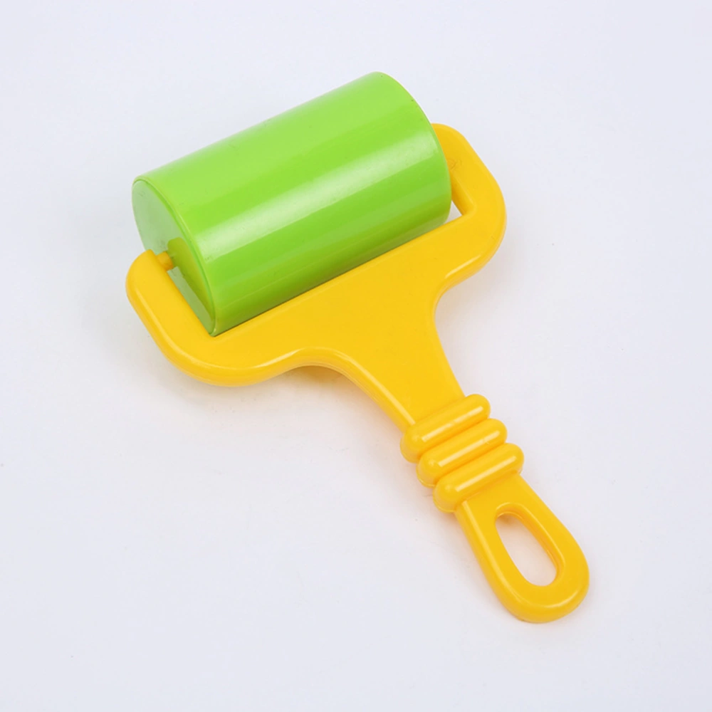 Multifunctional DIY Plastic Handheld Roller Plastic Art Clay Toy Clay Rolling Pin Dough Tool for Children(Random COlor)