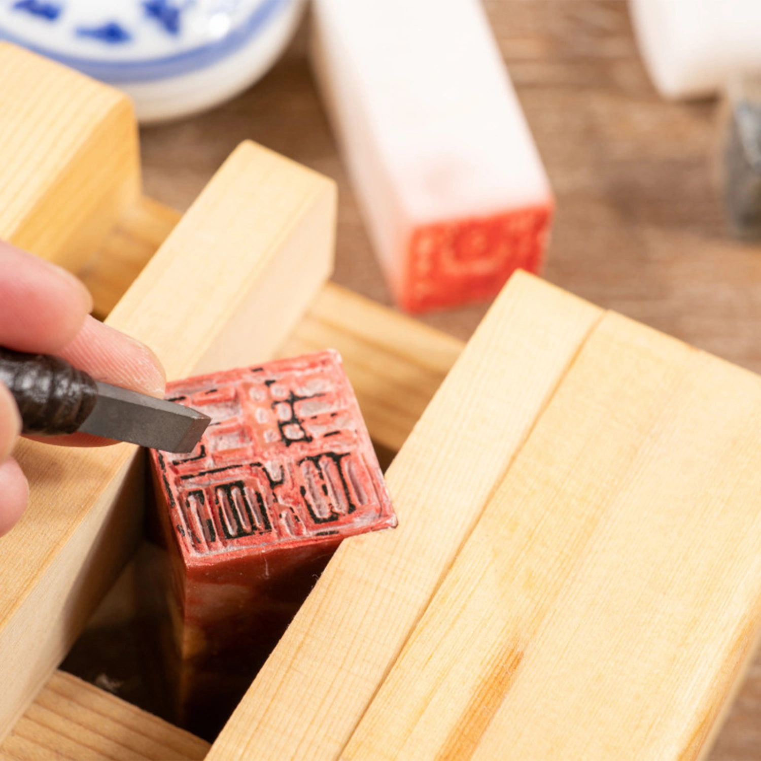1Pc Crafts Chapter Block Bed Engraved Tool Carving Wood Fixture Clip (As Shown)