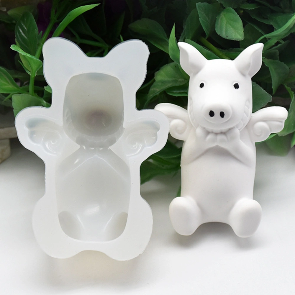 Flying Pig Shaped Silicone Mold Aromatherapy Mold Chocolate Mousse Pudding Ice Cream Soap Molding Tool (Transparent)