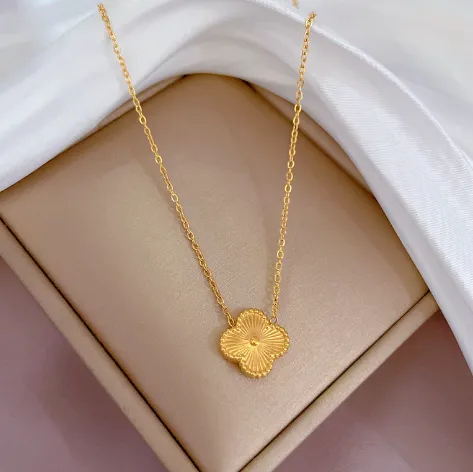 Dupont Gold Clover Necklace