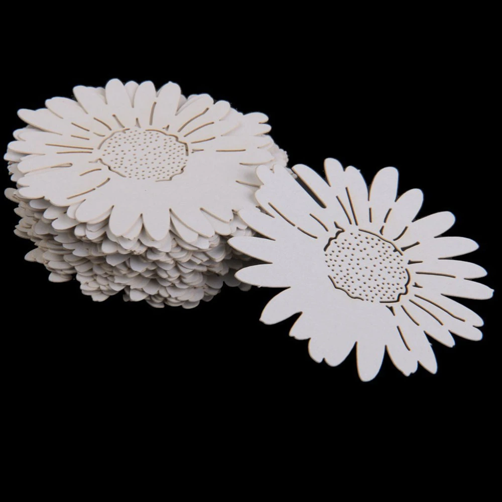 50pcs Daisy Flower Style Table Name Place for Wine Glass Wedding Party Decoration (White)