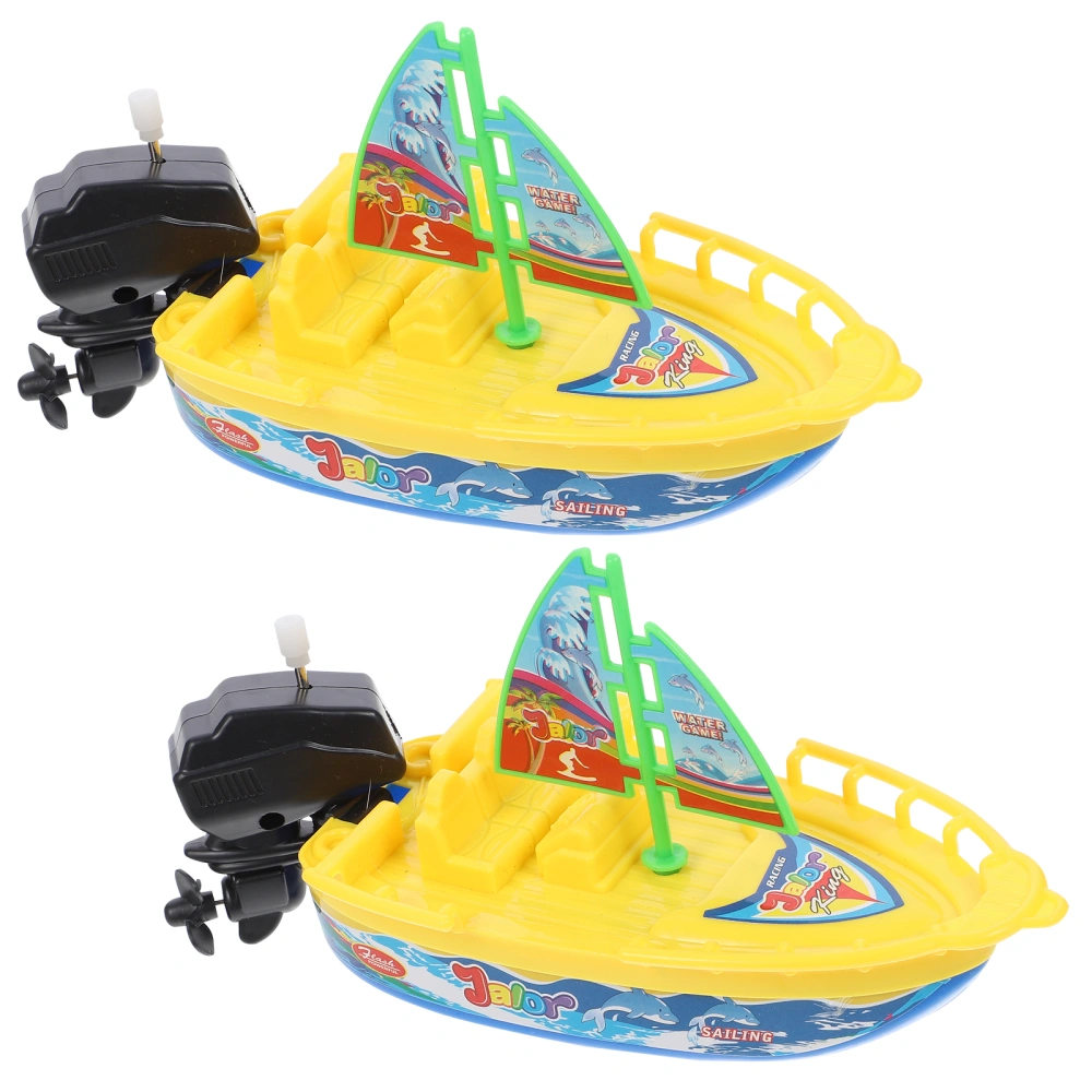 2Pcs Bath Toy Little Boat Wind-up Toy Water Sprayer Toy Plastic Tugboats for Bathtub (Random Color)