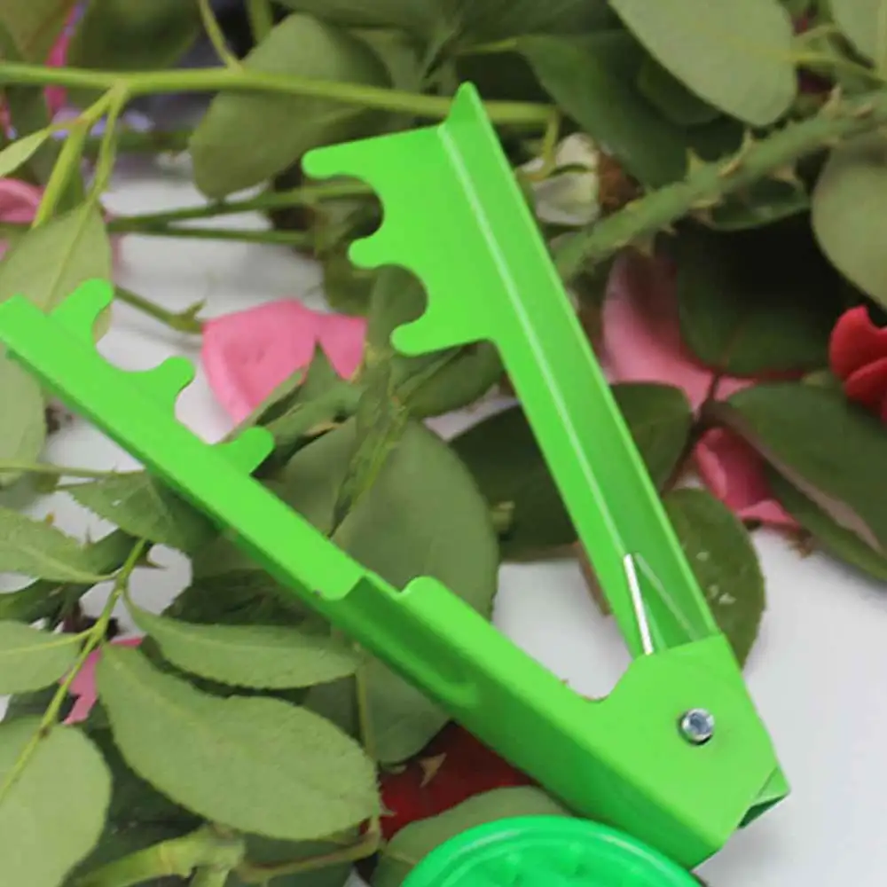 3pcs Rose Thorn Remover Metal Flower Thorn Stripper Removing Pliers Home Garden Tool (Green)