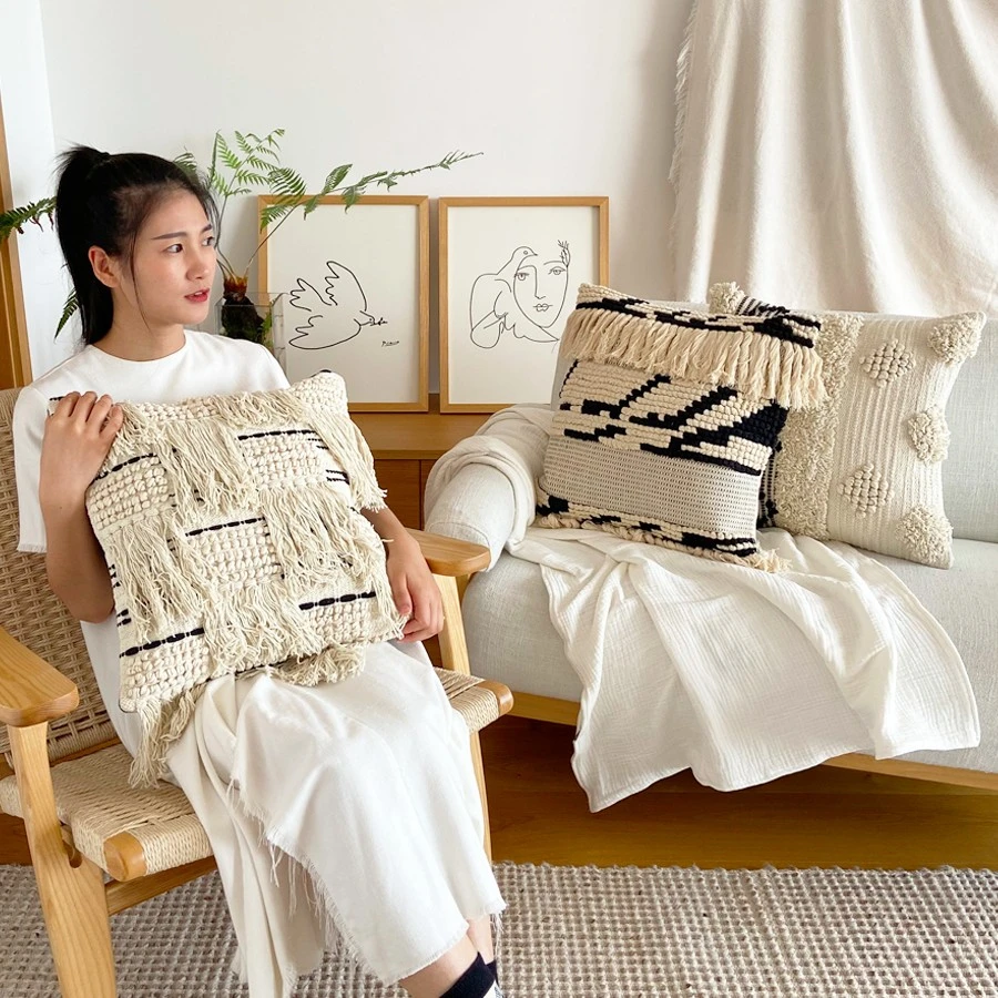 Woven Pillow Cover Made Of Pure Cotton Tassels