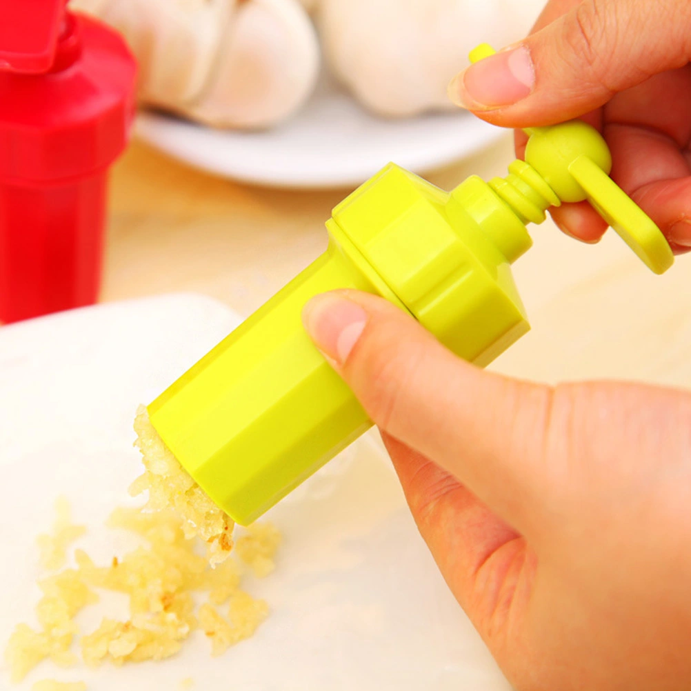 Thickened Plastic Vegetable Onion Garlic Manual Rotate Cutter Food Chopper Crusher Kitchen Utensils Gadgets Multi-Function Garlic Crusher (Random Color)