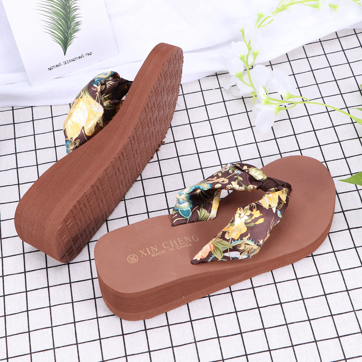 1 Pair Women's Word Slippers High Heel Wedges Casual Travel Simple Beach Shoes Bohemian Outgoing Sandals Slippers Size 39 (Brown)