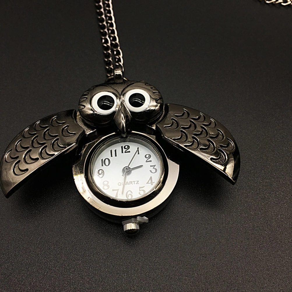 1PC Retro Owl Shape Pocket Watch Lovely Spreading Wings Owl Pocket Watch Delicate Crescent Owl Pocket Watch for Friend Family (Black)