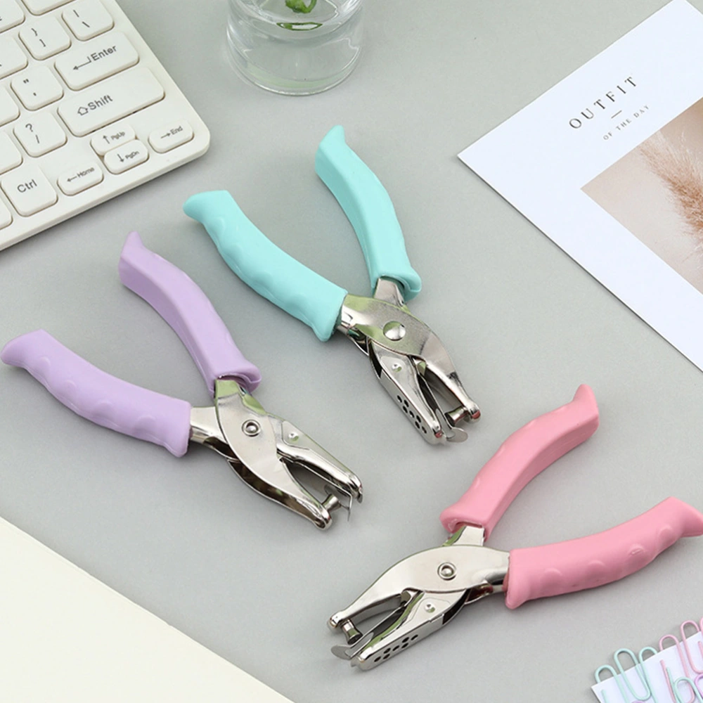 2Pcs Stainless Steel Hole Punches Convenient Hole Punchers (Random Color)