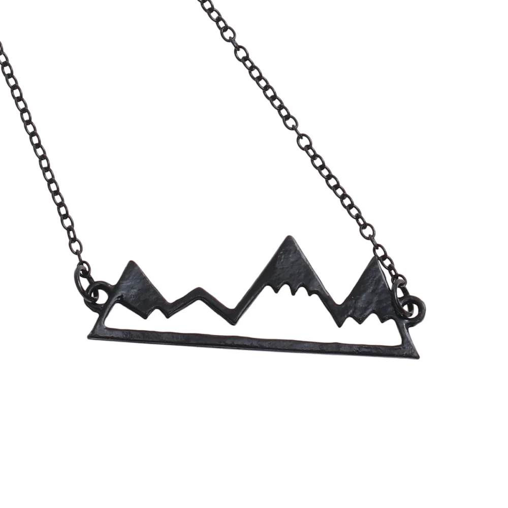 1PC Stylish Hollow-out Necklace Elegant Alloy Necklace Creative Mountain Neck Chain Jewelry for Woman Wearing (Black)