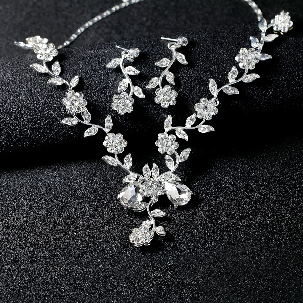 Fashion Temperament Alloy Diamond Necklace Earrings Two-piece Set