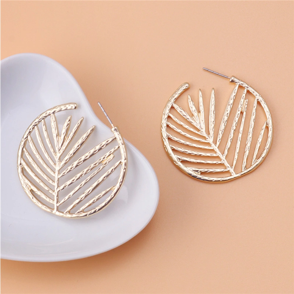 1 Pair Chic Hollow Leaf Shaped Ear Stud Unique Eardrop Earring Ear Accessories Casual Jewelry Party Ear Ornament for Women Ladies(Golden)