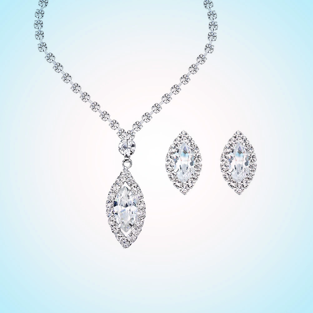Upscale Temperament Necklace Earrings Set Fashionable Necklace Earring Set White
