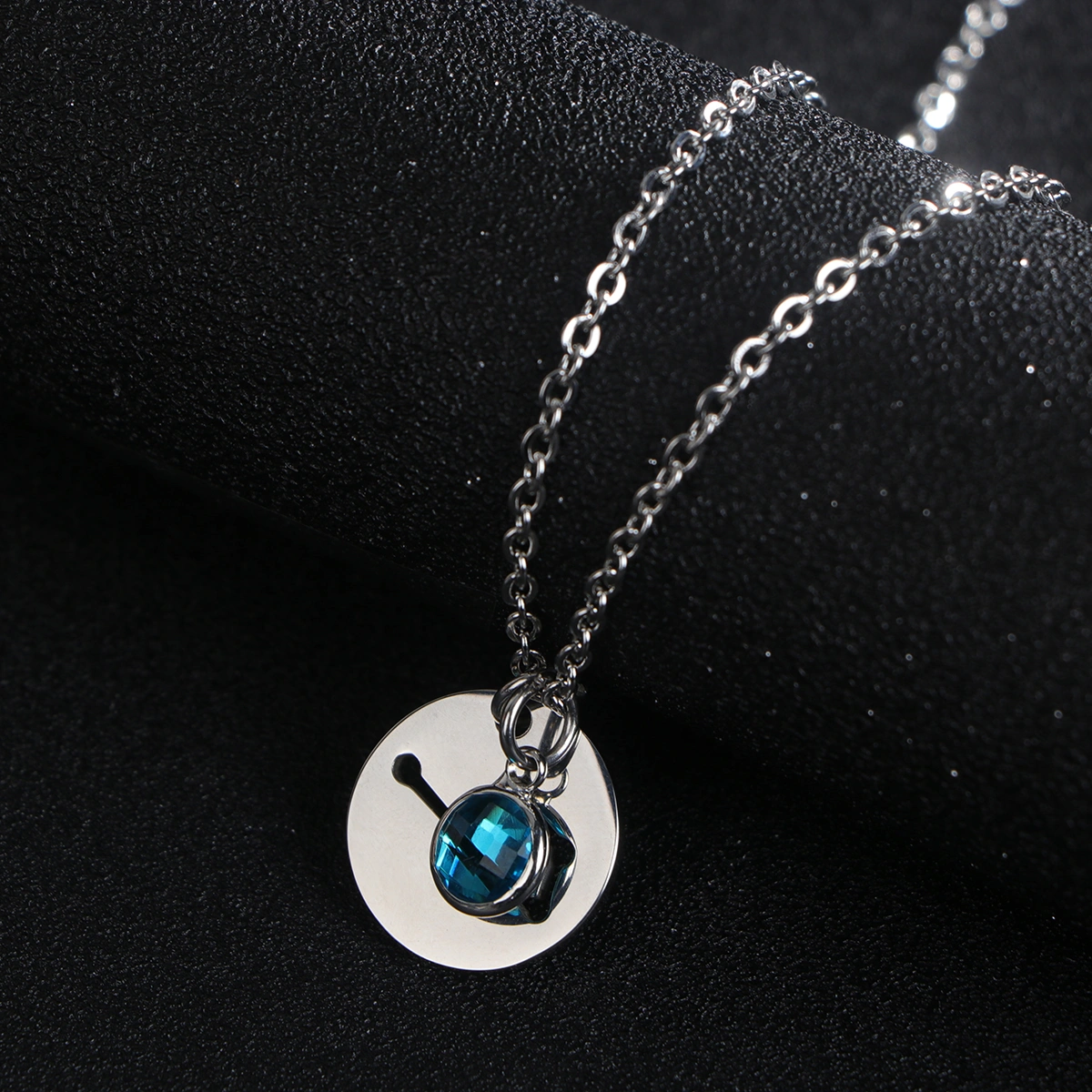 Twelve Constellations Necklace Pendant Elegant Necklace Fashion Jewelry Gift Neck Accessories for Women Female (Aries)