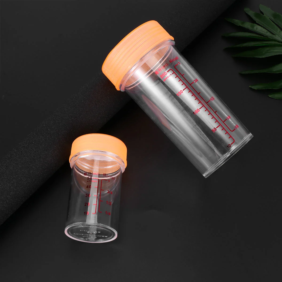 2 Pcs/1 Set Measuring Cups Set Transparent Sacle Measuring Cups Plastic Beakers with Leak Proof Lids for Laboratory Use (Orange)