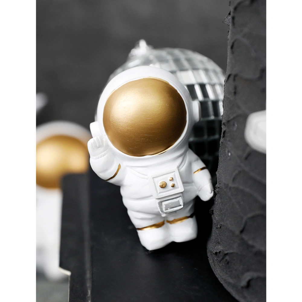 Dessert Cake Decor Adorable Car Adornment Resin Waving Hand Astronaut Craft (Golden)