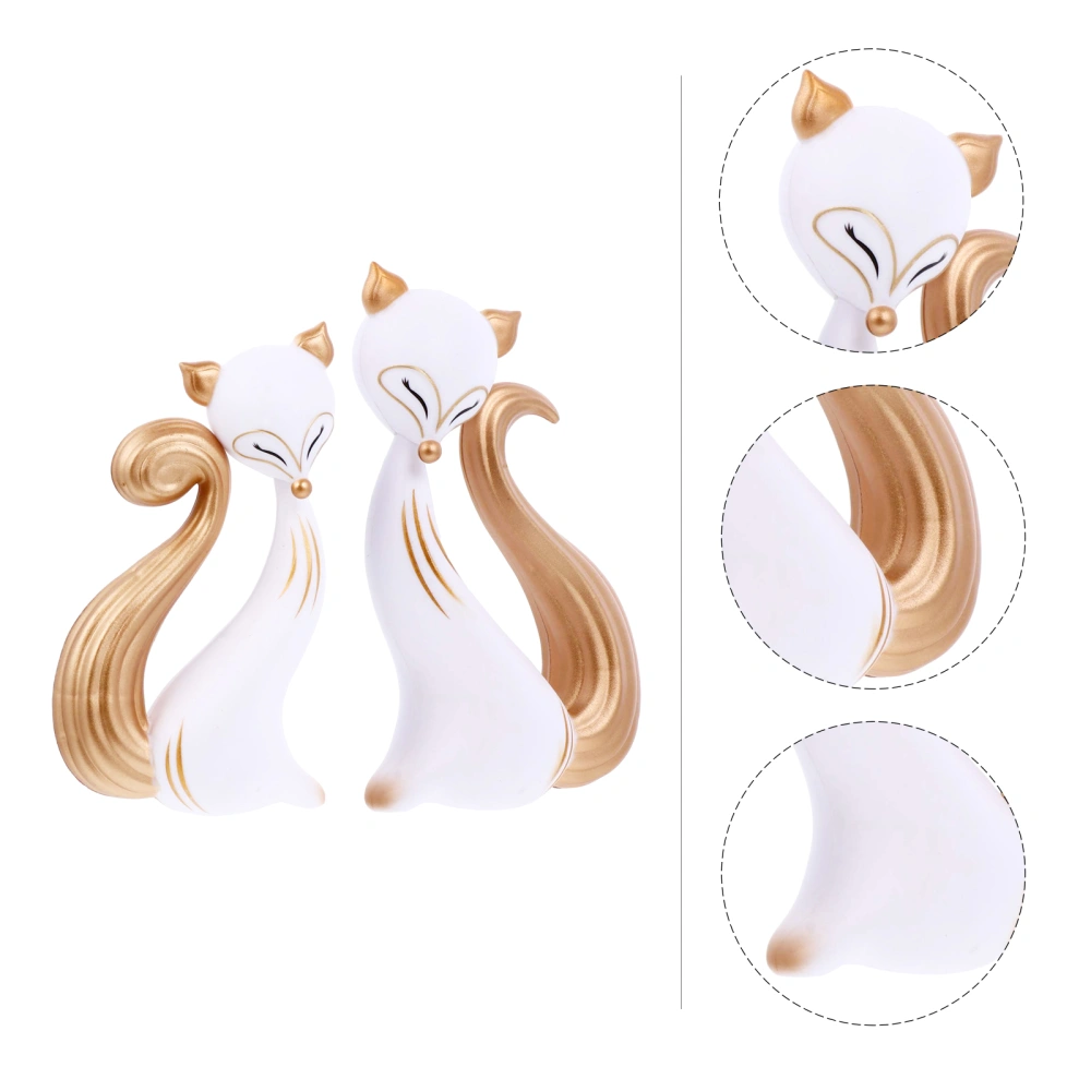 2pcs Adorable Desktop Cake Topper Plastic Cake Decoration (White Golden)