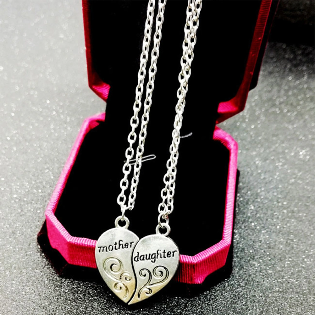 Creative Matching Heart Pendant Necklace Fashion Mother Daughter Torque Mother's Day Birthday Jewelry Gift for Mom Daughter