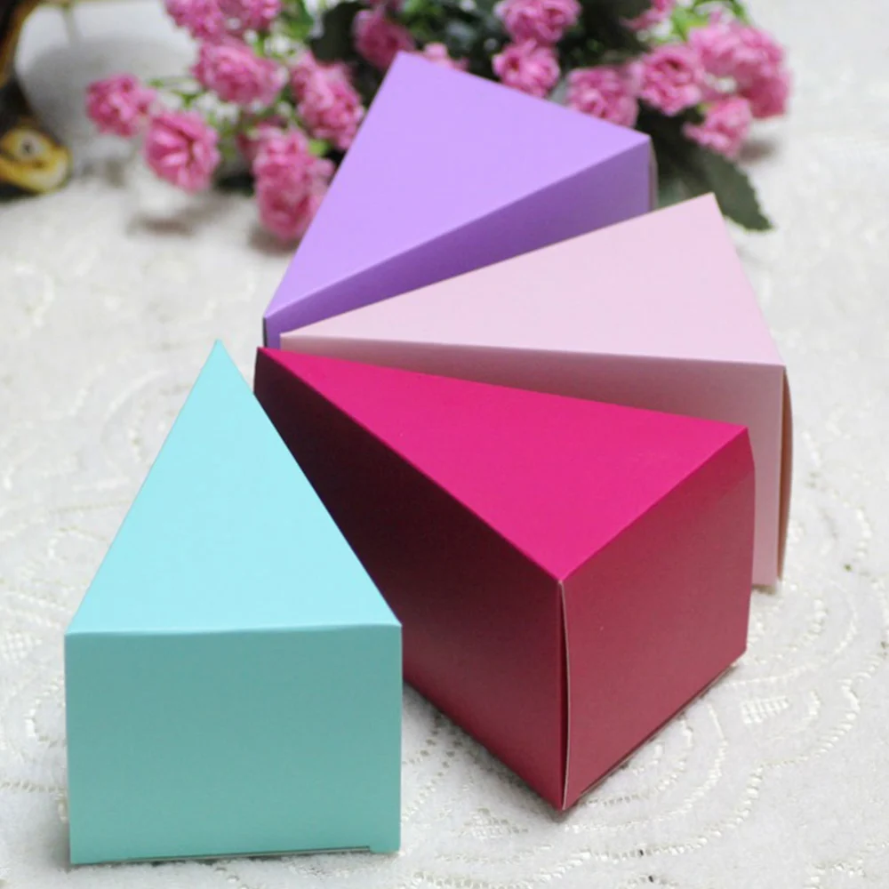 50pcs Triangle Cake Boxes Creative Candy Box Practical Sugar Gift Container Lovely Presents Cases for Home Party (Violet)