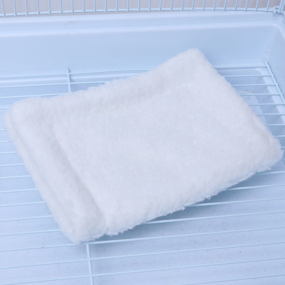 1Pcs 30x20cm Durable Hamster Warm Cushion Small Pet Sleep Mat Winter Hamster Pad Small Pet Supplies(White)