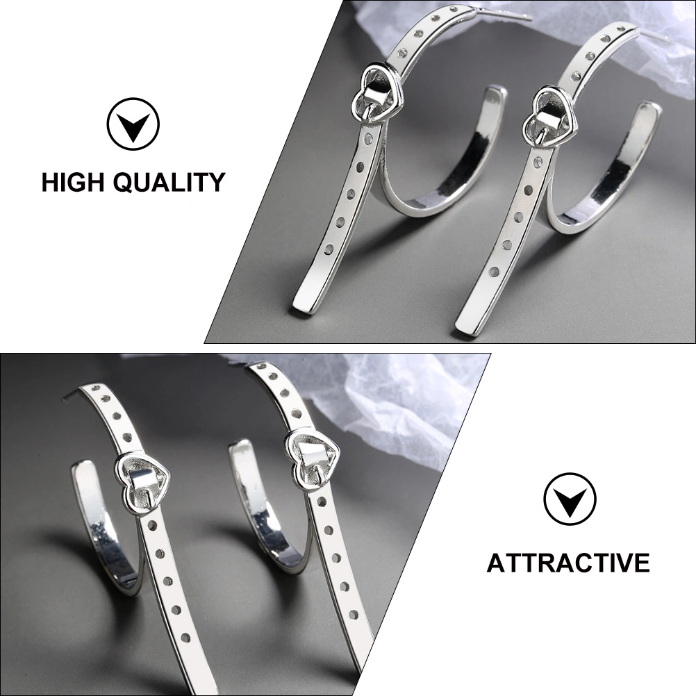 1 Pair Stylish Hip-hop Ear Rings Retro Love Heart Belt Buckle Ear Studs (Silver)