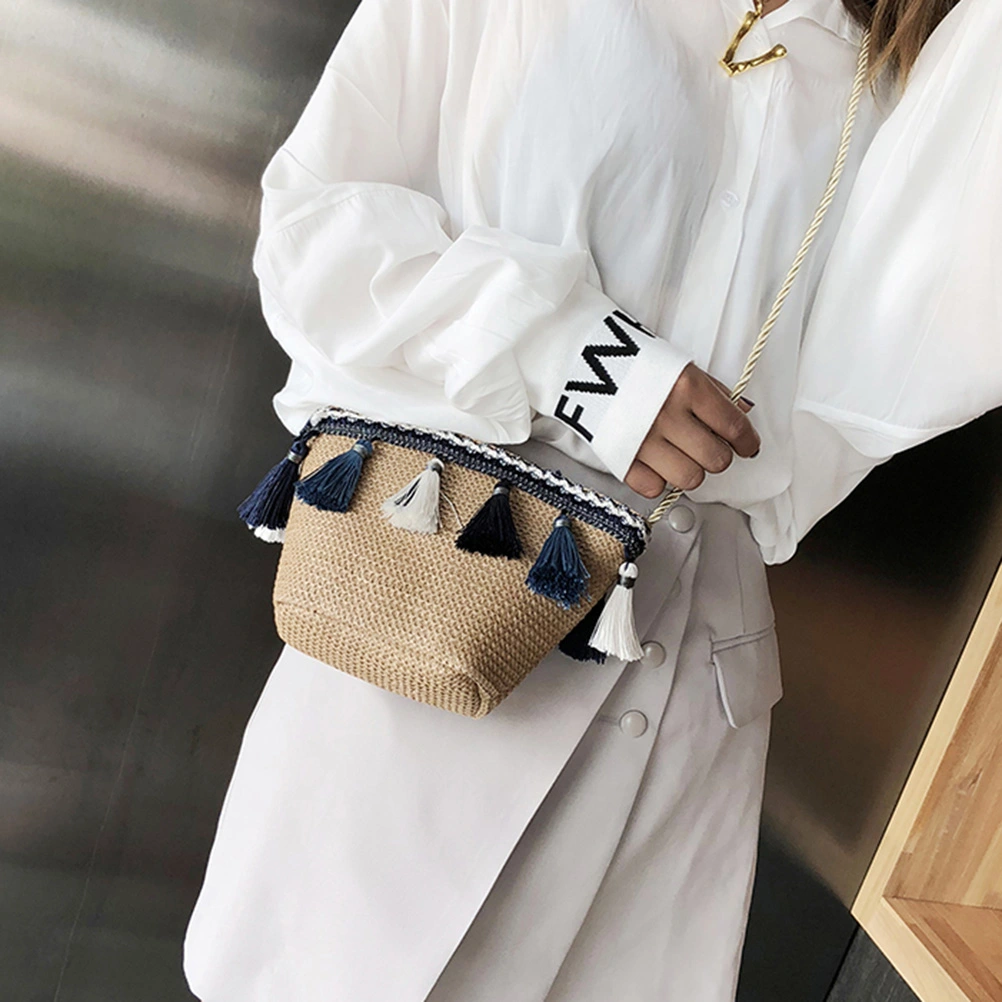 Fashion Straw Crossbody Bag Tassels Handmade Woven Beach Bag Shoulder Bag (Brown)