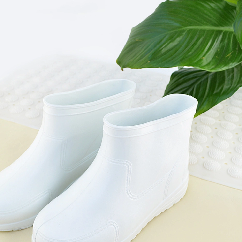 1 Pair of Portable Acid and Alkali Resistant Rain Shoes Low Canister Boots Size 41 White