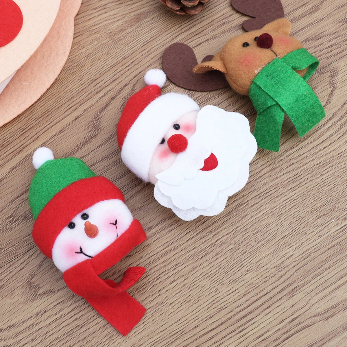 3PCS/Set Christmas Refrigerator Sticks Elder Shape Christmas Snowman Deer Refrigerator Jewelry Christmas Decoration Tool