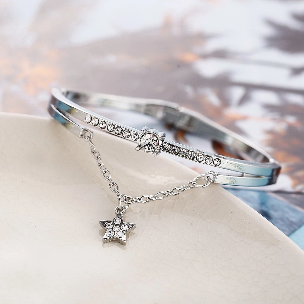 Creative Star Bracelet Alloy Crystal Hand Chain Jewelry Vintage Bracelet for Women Girls Ladies (Silver)