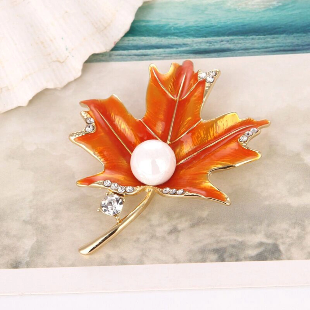 Crystal Maple Leaf Pearl Breast Pin Fashion Alloy Material Elegant Women Pearl Brooches (Pattern 1)