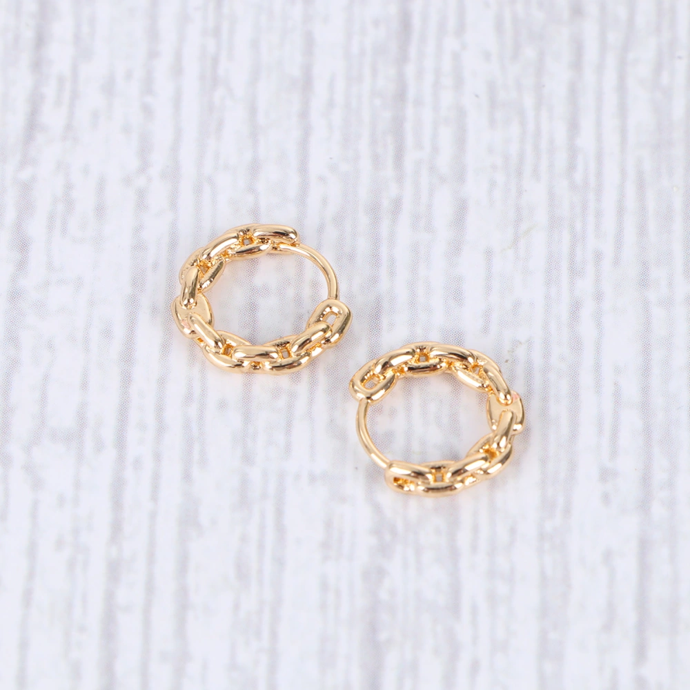 3 Pairs Stylish Copper Ring Earrings Chain Hollow Copper Circle Ear Jewelry Personality Ear Ring Exquisite Copper Ring Earrings for Women Lady Wearing Golden