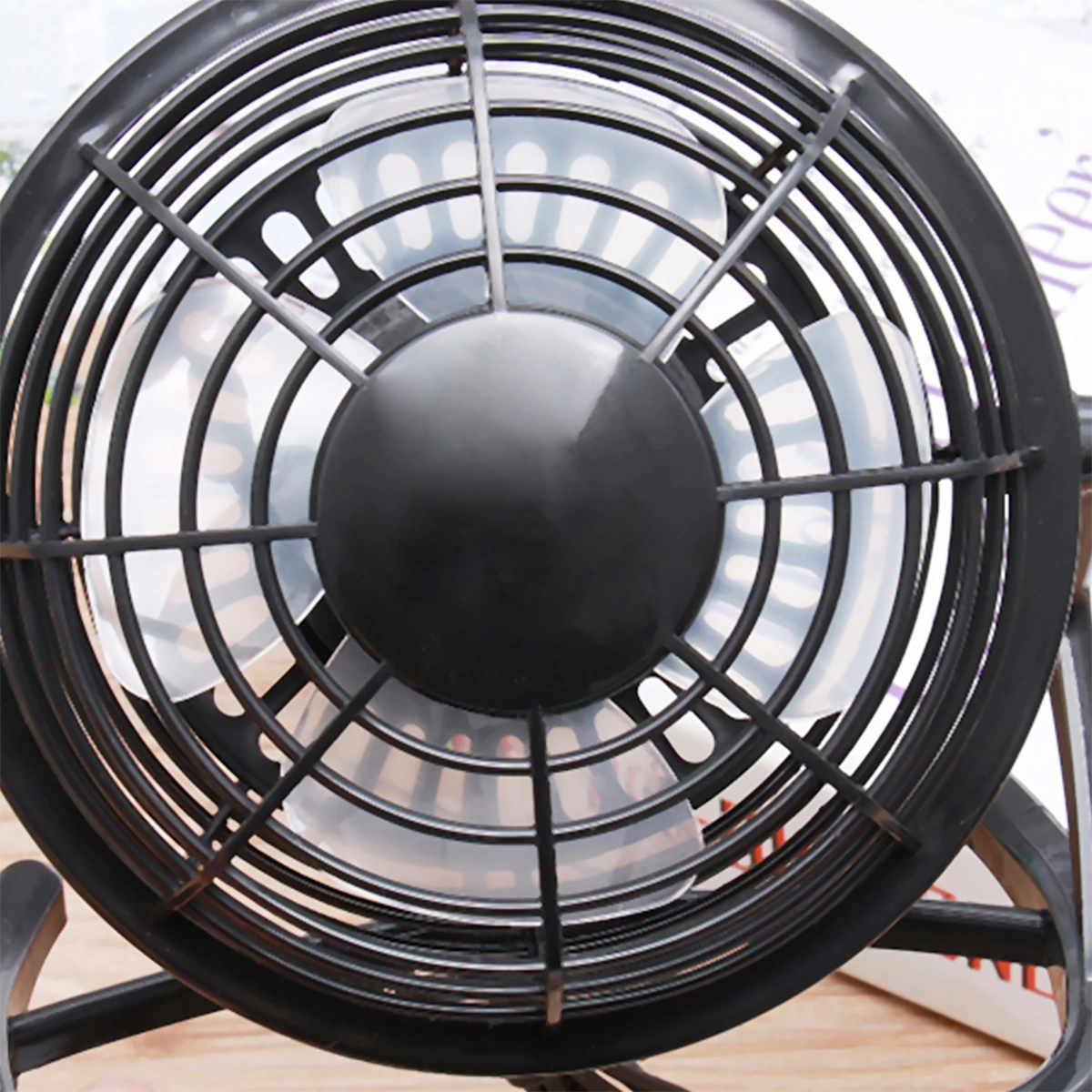 Ultra-silent Small Desk Fan Small Table Personal Portable Mini Fan Usb Powered Mini Fan (Black)
