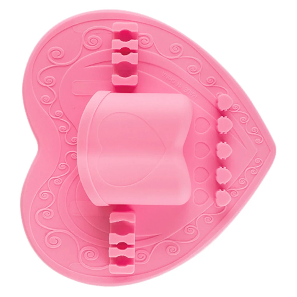 1Pc Heart Type Multi-functional Silicone Makeup Brush Pad Drying Brush Wall-mounted Holder Random Color