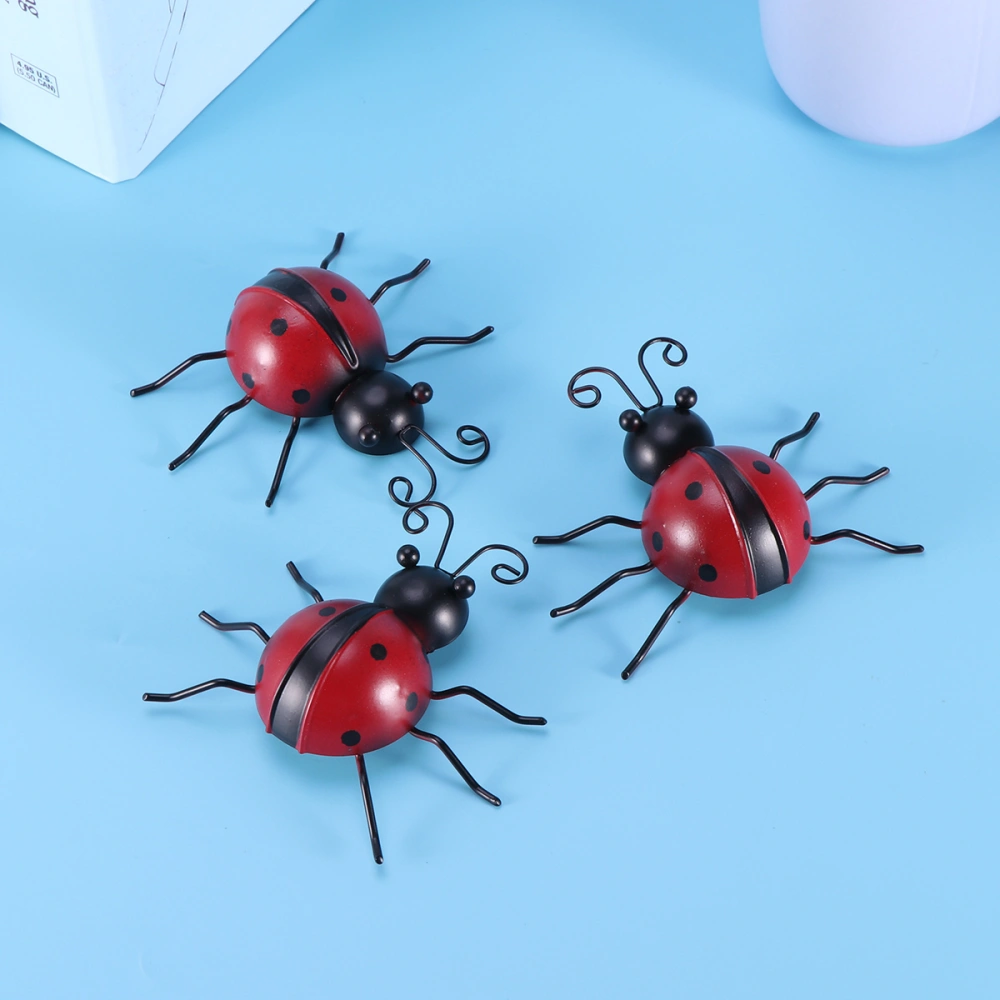 3pcs Iron Ladybug Metal Animal Hanging Wall Art Hanger Indoor Outdoor Garden Home Decoration(Color Randomization,9cm)