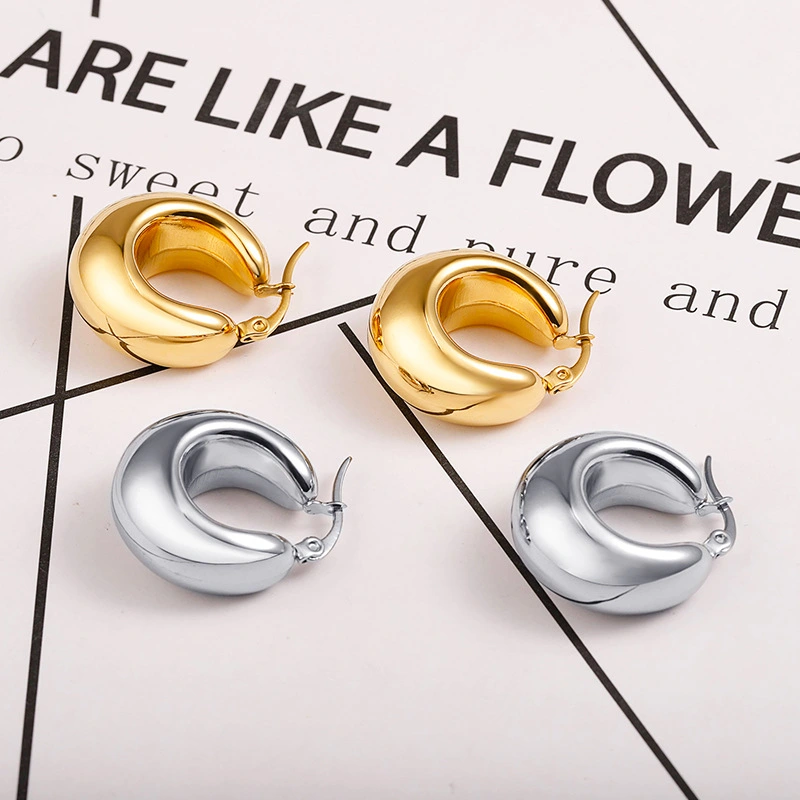 Stainless Steel Circle Short Paragraph Hollow Heart Earrings Men And Women In Europe And The United States 2023 Summer Glossy Spherical Design Titanium Steel Ear Buckle