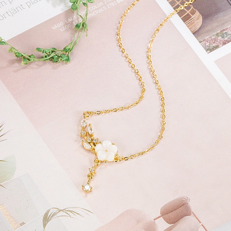 Elegant Graceful Retro Gentle Mother Shell Cherry Blossom Necklace