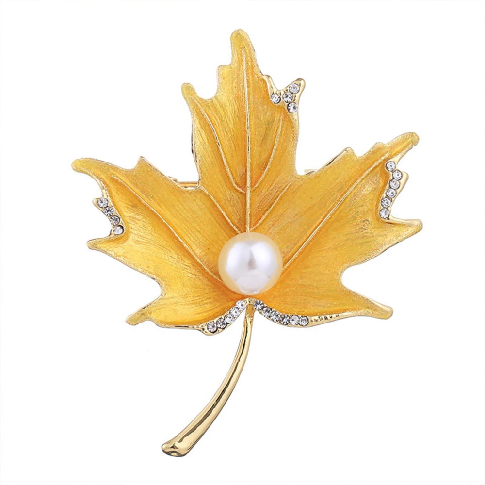 1pc Maple Leaf Shaped Brooch Rhinestone Leaf Imitation Pearl Inlaid Breastpin Jewelry Accessories (Yellow)
