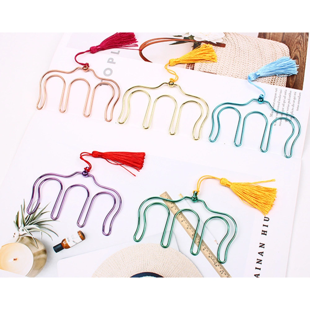 1Pc M Shape Metal Music Book Clip Music Folder Stationery Hollow Out Music Clip Piano Tabs Clamp Book Page Clips Bookmark (Golden)