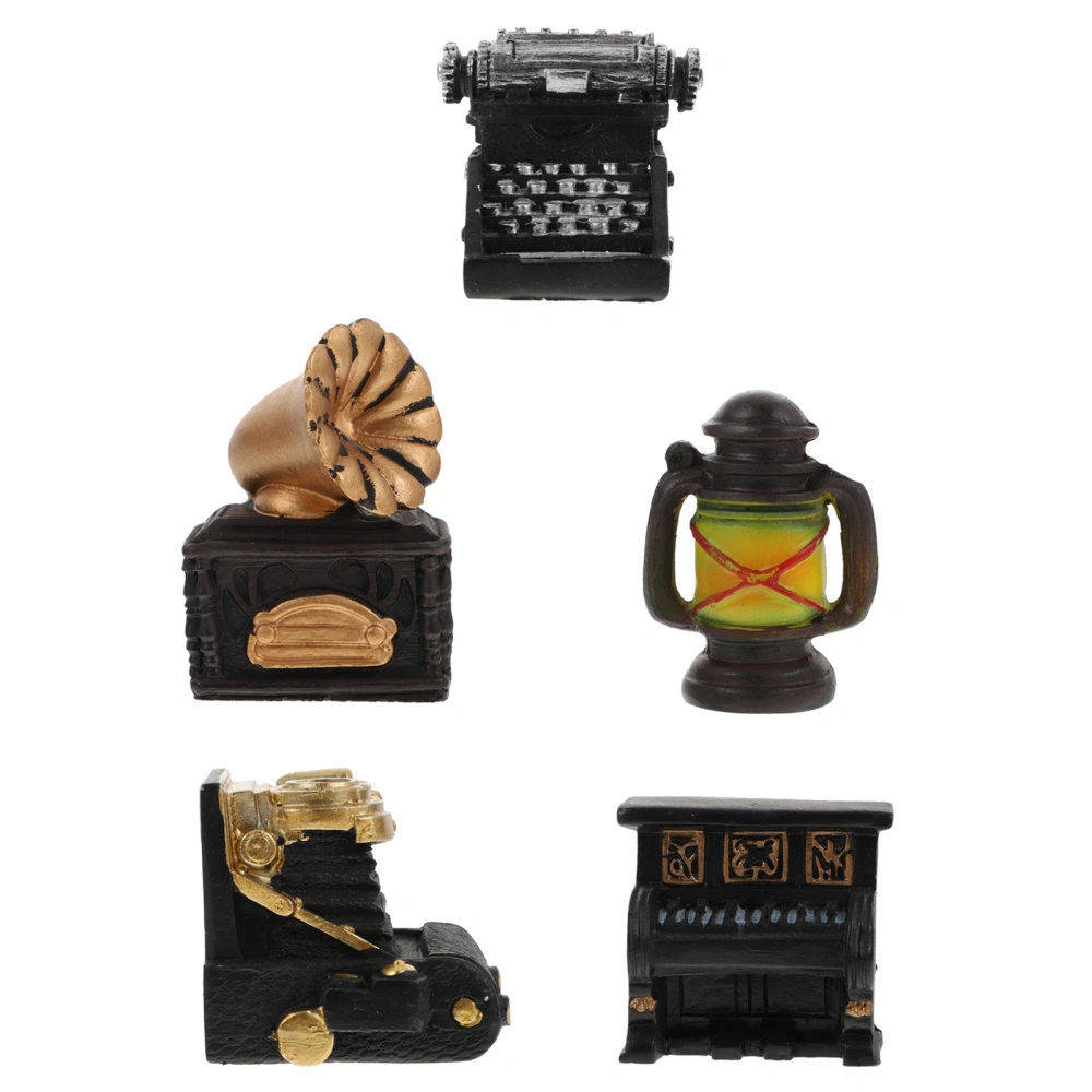 5Pcs Retro Style Mini Piano Adornments Miniature Kerosene Lamp Ornaments