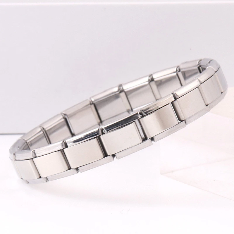 Fashion Bracelet Electroplated Stainless Steel Material Personalized Bracelet Removable