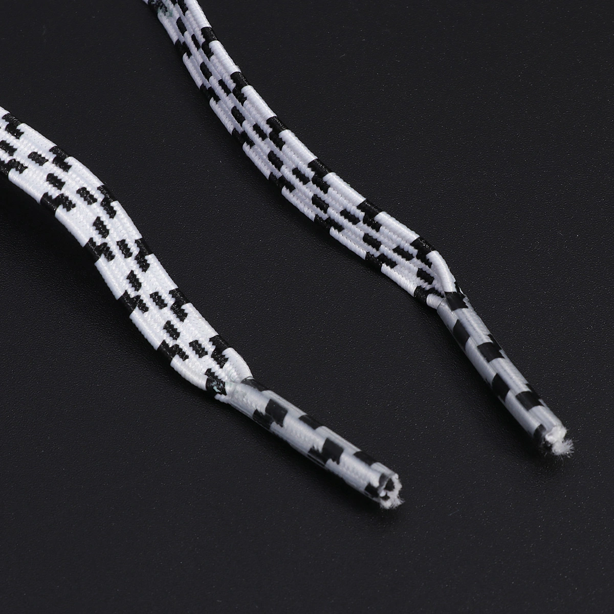 White with Black Elastic Shoe Laces Metal Tieless Shoelaces Strings Shoelaces with Silver Magnetic Buckle Device for Sneakers Boots Board and Casual Shoes