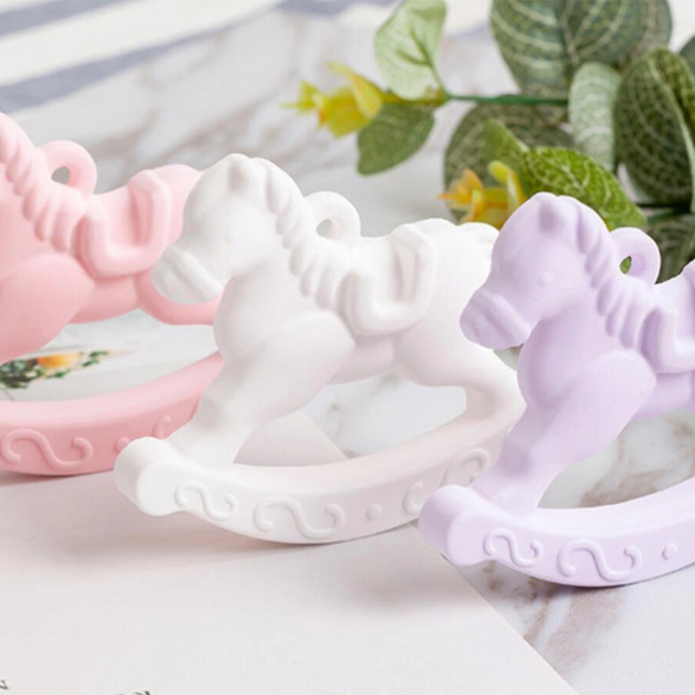 1PC Baking Cake Decoration Gypsum Rocking Horse Home Decoration Crafts Ornaments Cake Dessert Decor (White)