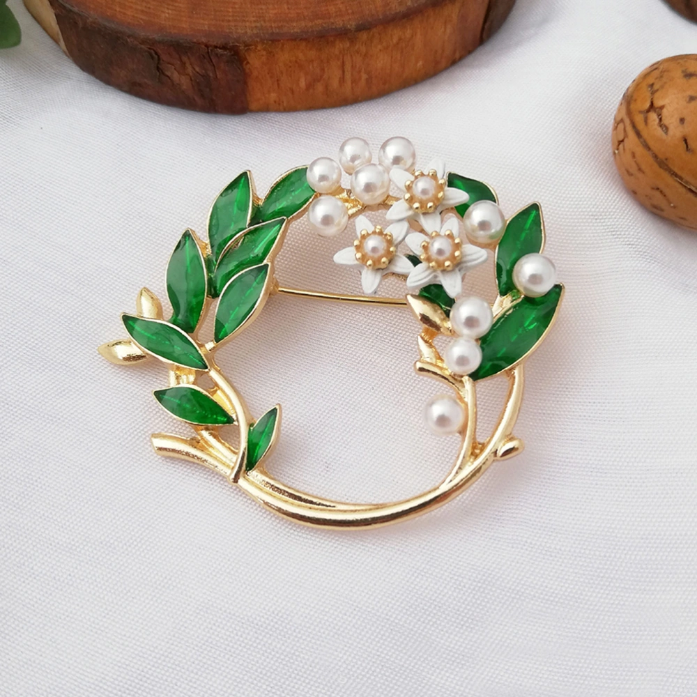 Gardenia Flower Pearl Brooch Exquisite Lapel Pin Corsage Breastpin Alloy Jewelry Costume Accessories Gift for Women (Garland)