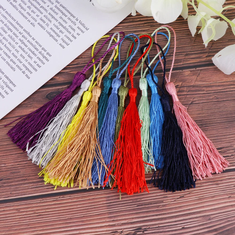 200PCS Vintage Tassel Hanging Decor DIY Tassel Pendants Car Wall Fan Pendants Delicate Mobile Phone Tassel Pendants for DIY Crafts Making Random Color