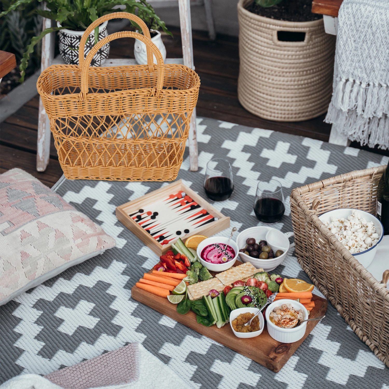 Portable Picnic Basket Hand-made Plastic Fruit Basket Fruit Storage Basket Woven Picnic Basket